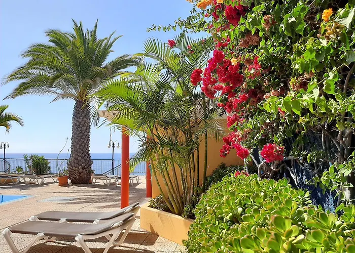 Cais Da Oliveira Canico (Madeira)