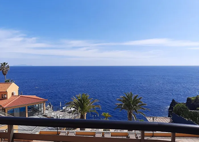 Cais Da Oliveira Hotel Canico (Madeira)