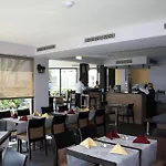 Hotel Cais Da Oliveira 4*