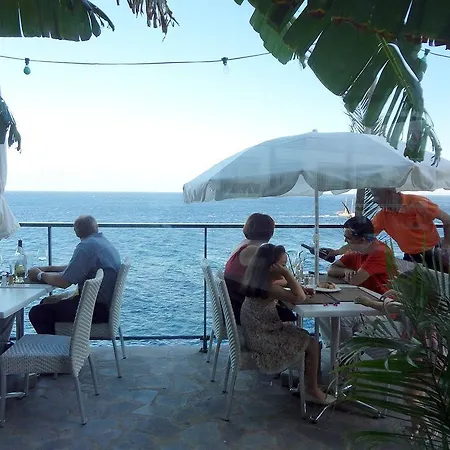 Cais Da Oliveira Hotel 4*
