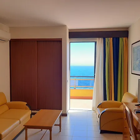 Cais Da Oliveira Hotel