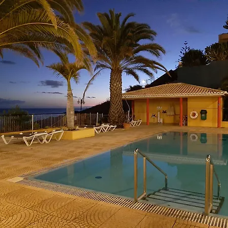 Cais Da Oliveira Canico (Madeira)