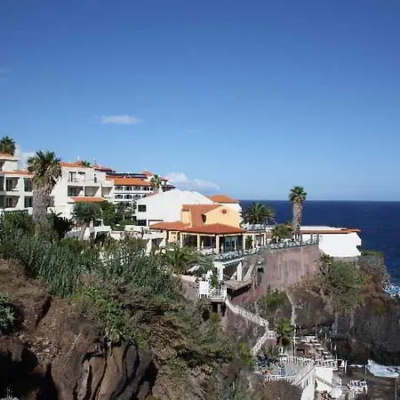 Cais Da Oliveira Hotel 4*