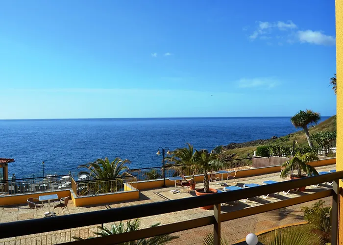 Cais Da Oliveira Canico (Madeira)