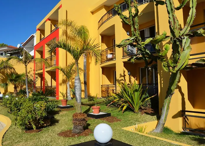 Cais Da Oliveira Hotel 4*