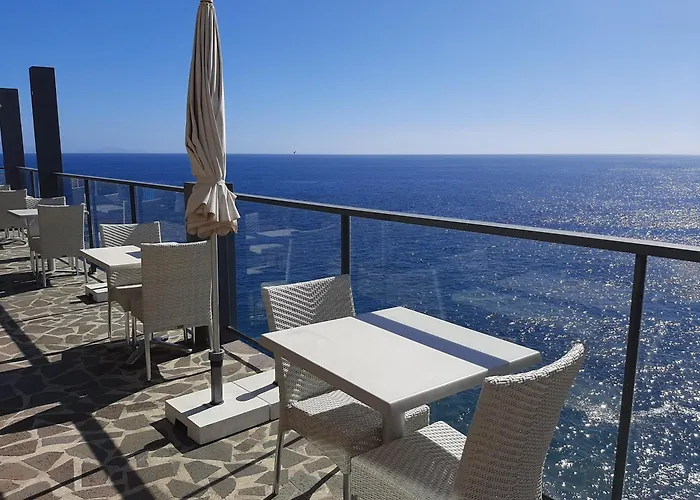 Cais Da Oliveira Hotel Canico (Madeira)