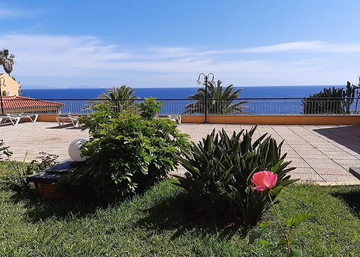 Cais Da Oliveira Canico (Madeira)