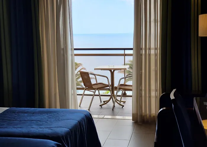 Hotel Cais Da Oliveira 4*