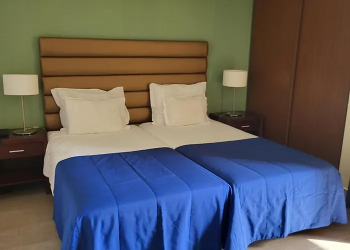 Cais Da Oliveira Hotel 4*