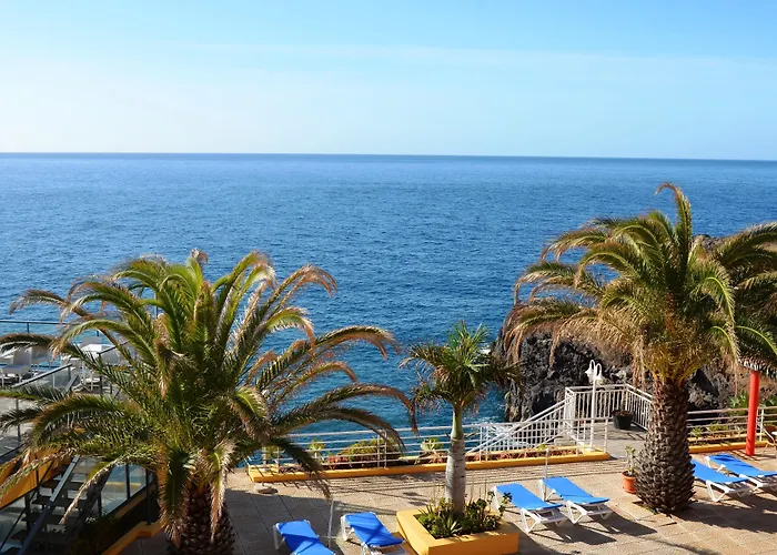 Cais Da Oliveira Canico (Madeira)