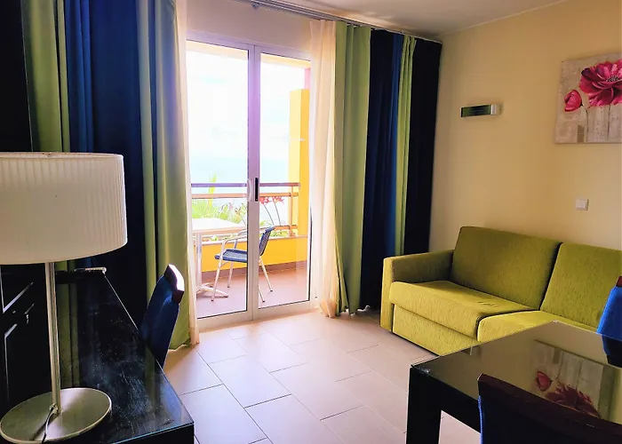 Hotel Cais Da Oliveira 4*