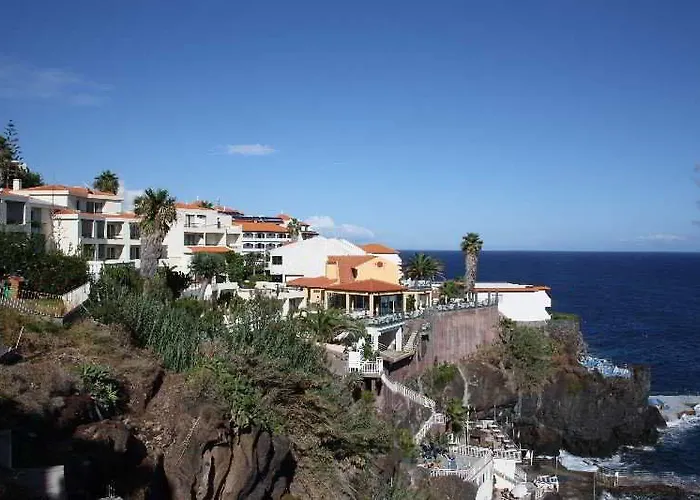 Cais Da Oliveira Hotel 4*